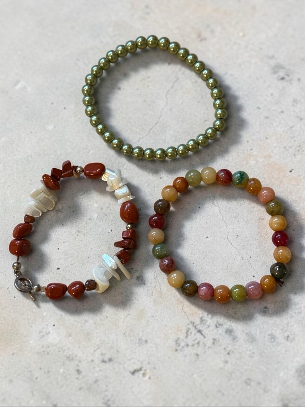 🫶🏻 2 Gemstone & Green Pearl Stretch Bracelet